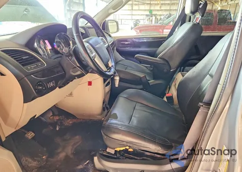 2014 Chrysler Town & Country Touring z USA, uszkodzony, nr VIN 2C4RC1BG0ER434219